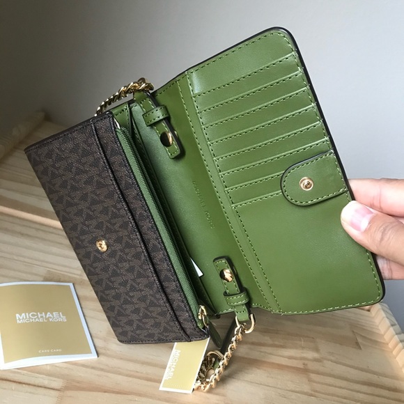 Michael Kors Purse🎈🎈 - Picture 7 of 12